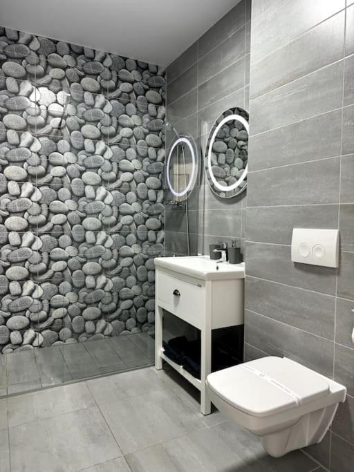 בראשוב Seville Studio Cu Terasa & Vedere La Munte מראה חיצוני תמונה
